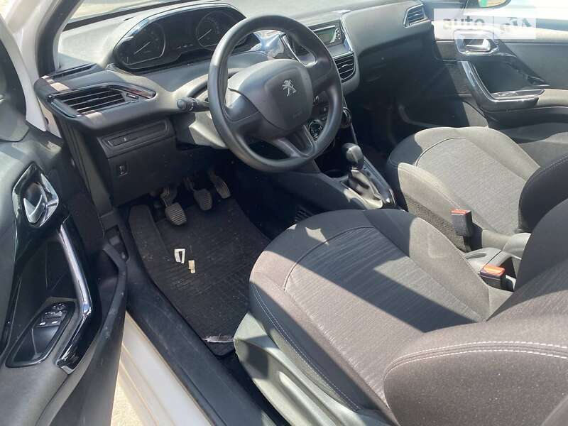 Хетчбек Peugeot 208 2016 в Черкасах