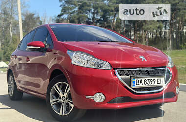 Хэтчбек Peugeot 208 2014 в Кропивницком