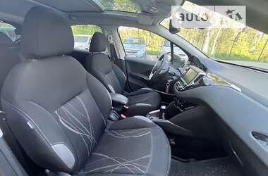 Хэтчбек Peugeot 208 2013 в Киеве