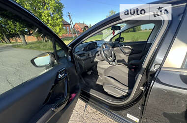 Хэтчбек Peugeot 208 2013 в 