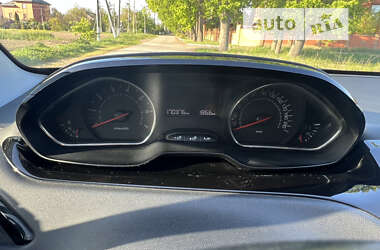 Хэтчбек Peugeot 208 2013 в 
