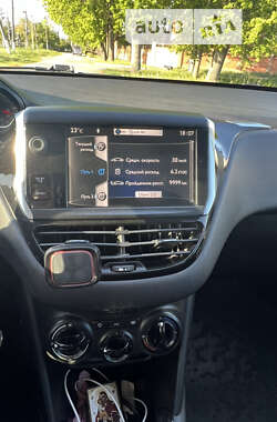Хэтчбек Peugeot 208 2013 в 