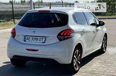 Хэтчбек Peugeot 208 2016 в Днепре