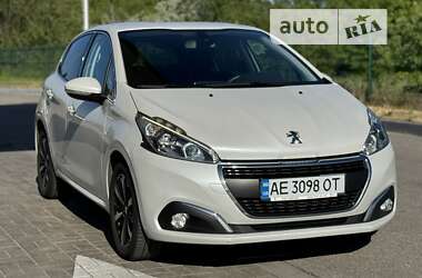 Хэтчбек Peugeot 208 2016 в Днепре