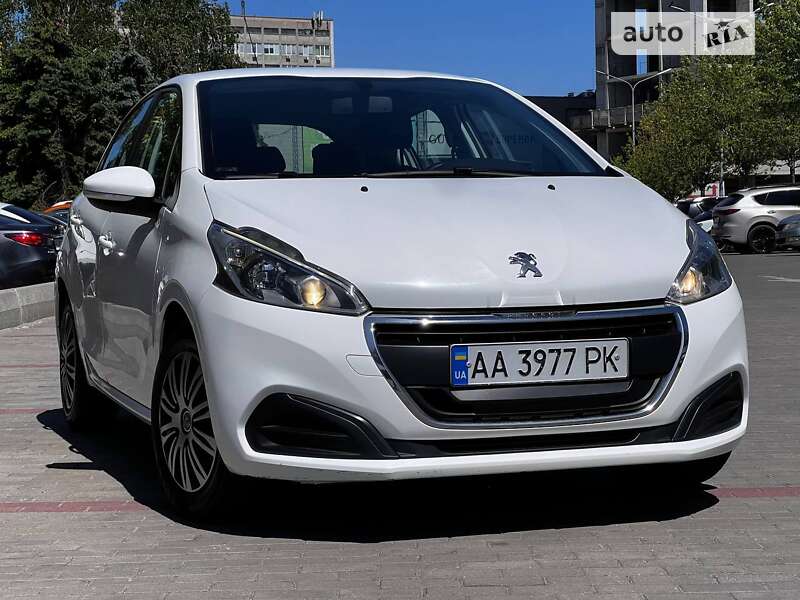 Хэтчбек Peugeot 208 2017 в Днепре