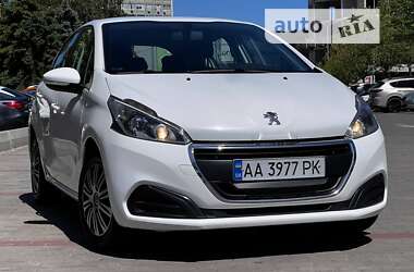 Хэтчбек Peugeot 208 2017 в Днепре