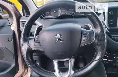 Peugeot 208 2014