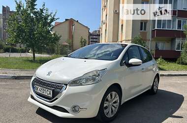 Хэтчбек Peugeot 208 2014 в Ровно