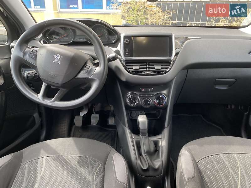 Хетчбек Peugeot 208 2012 в Черкасах