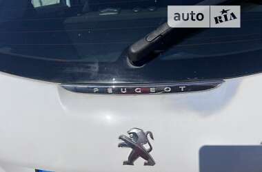 Хетчбек Peugeot 208 2013 в Києві