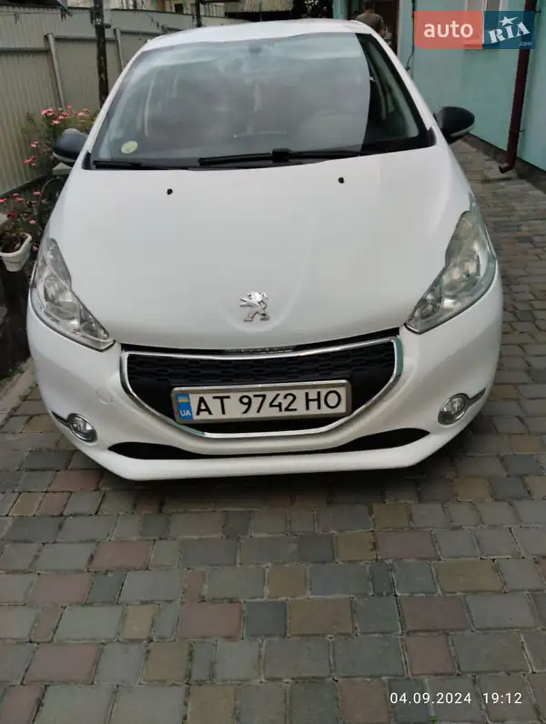 Peugeot 208 2014