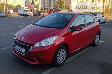 Хетчбек Peugeot 208 2014 в Києві