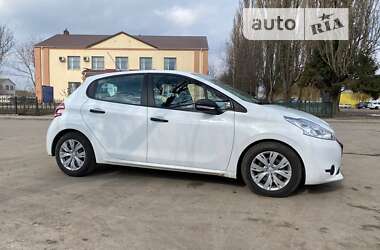 Хэтчбек Peugeot 208 2013 в Теофиполе