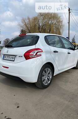 Хэтчбек Peugeot 208 2013 в Теофиполе