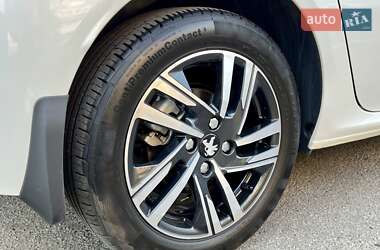 Хэтчбек Peugeot 208 2021 в 