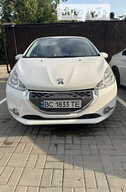 Хетчбек Peugeot 208 2013 в Рівному