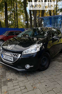 Хетчбек Peugeot 208 2012 в Долині