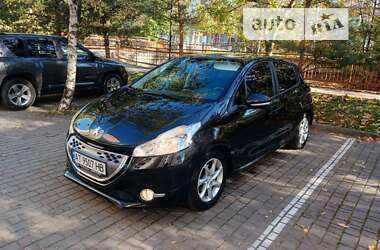 Хетчбек Peugeot 208 2012 в Івано-Франківську