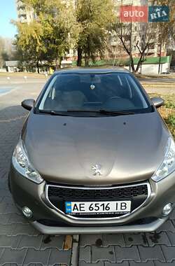 Хетчбек Peugeot 208 2013 в Кам'янському