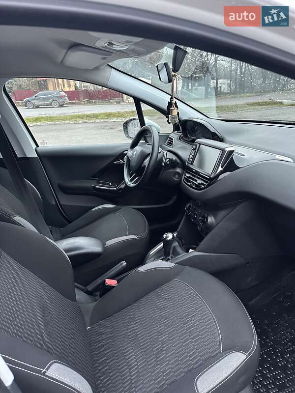 Хетчбек Peugeot 208 2016 в Бучачі