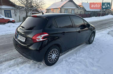 Хэтчбек Peugeot 208 2013 в Теофиполе