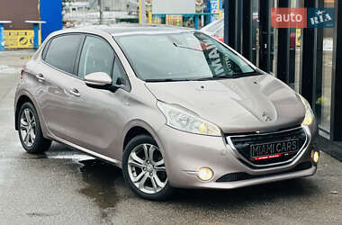 Хэтчбек Peugeot 208 2014 в Харькове