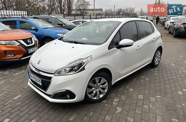 Хетчбек Peugeot 208 2016 в Миколаєві