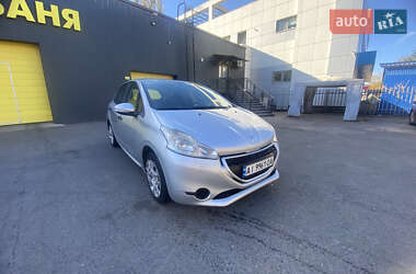 Хетчбек Peugeot 208 2013 в Кривому Розі