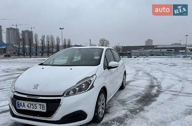 Хетчбек Peugeot 208 2017 в Києві