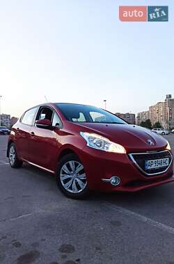 Хетчбек Peugeot 208 2013 в Запоріжжі