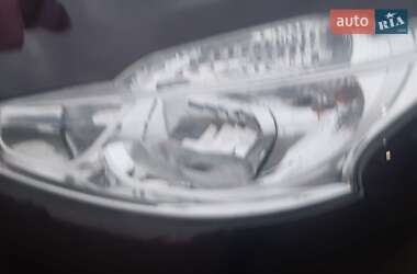 Хэтчбек Peugeot 208 2012 в 