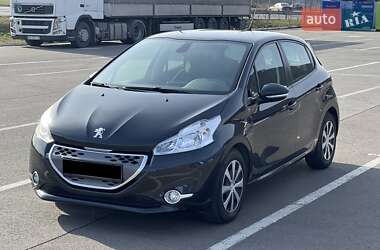 Хетчбек Peugeot 208 2012 в Мукачевому