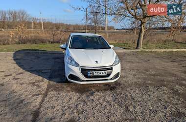 Хетчбек Peugeot 208 2016 в Вознесенську