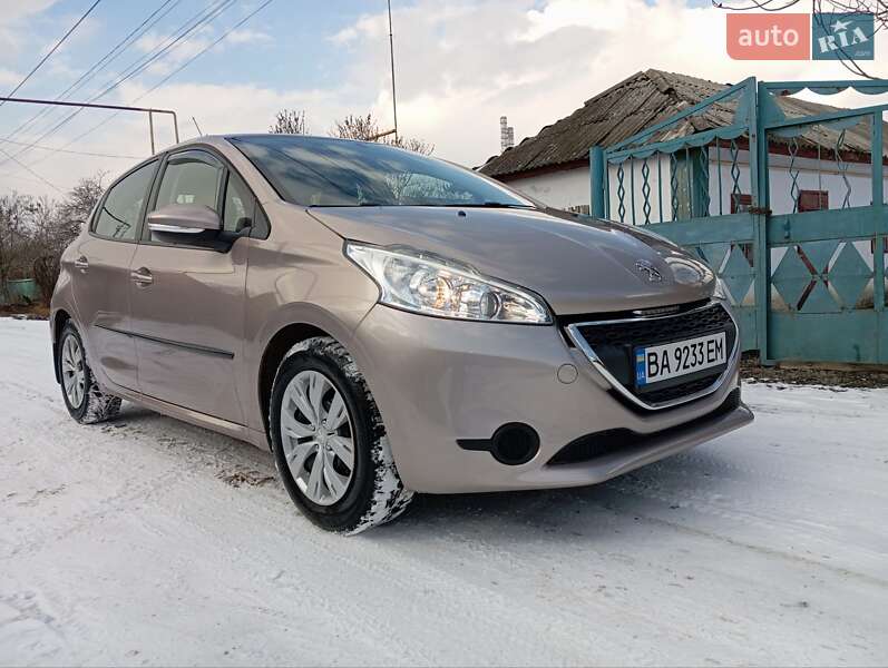 Хетчбек Peugeot 208 2013 в Любашівці