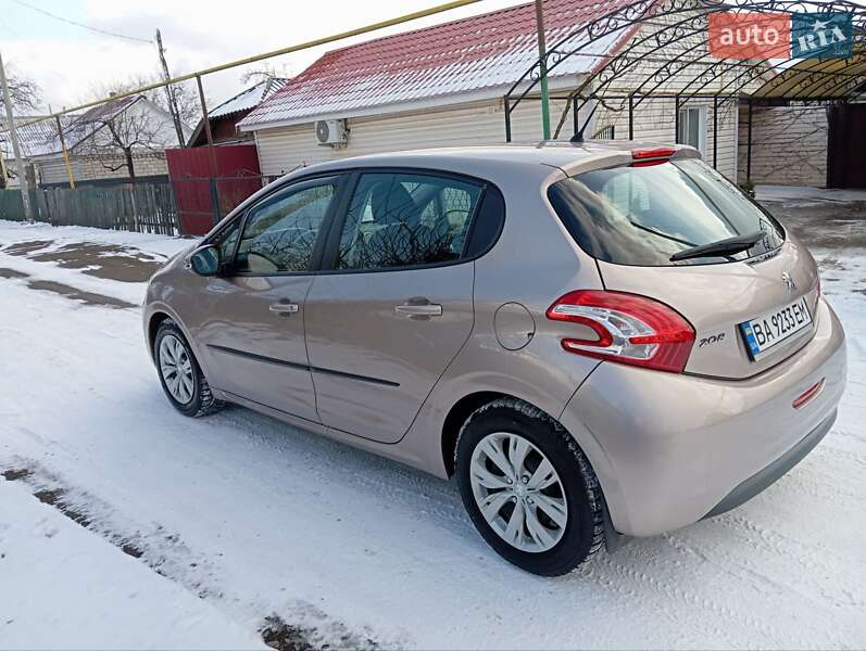 Хетчбек Peugeot 208 2013 в Любашівці
