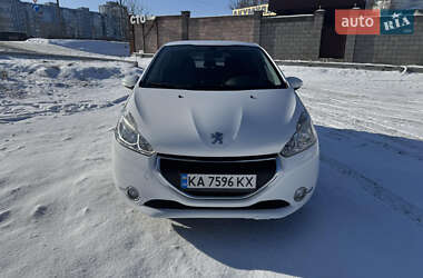 Хетчбек Peugeot 208 2013 в Києві