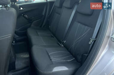 Хэтчбек Peugeot 208 2015 в 