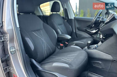 Хэтчбек Peugeot 208 2015 в 