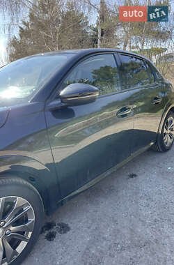 Хэтчбек Peugeot 208 2022 в 