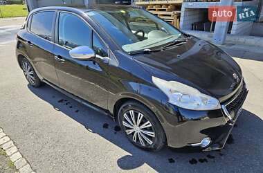 Хэтчбек Peugeot 208 2013 в 