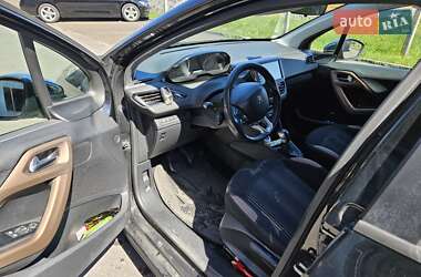 Хэтчбек Peugeot 208 2013 в 