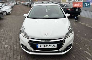 Хэтчбек Peugeot 208 2016 в 