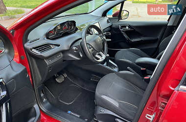 Хэтчбек Peugeot 208 2013 в 