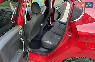 Хэтчбек Peugeot 208 2013 в 