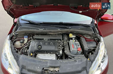 Хэтчбек Peugeot 208 2013 в 