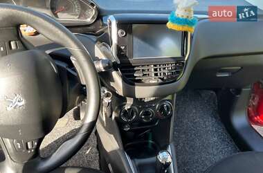Хэтчбек Peugeot 208 2013 в 