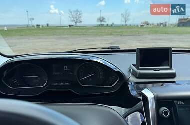 Хетчбек Peugeot 208 2017 в 