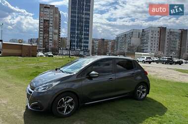 Хетчбек Peugeot 208 2017 в 