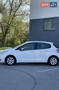 Хэтчбек Peugeot 208 2013 в 