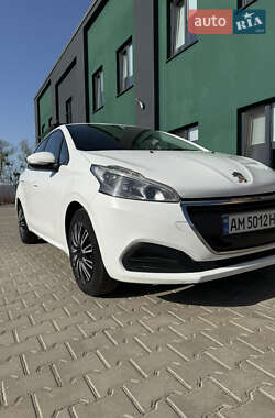 Хетчбек Peugeot 208 2016 в Житомирі